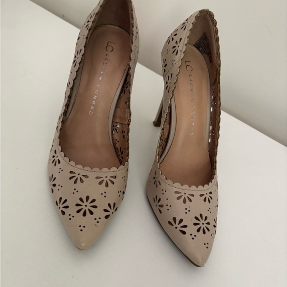 LC Lauren Conrad Shoes - LC Lauren Conrad Women's Beige Floral Heels